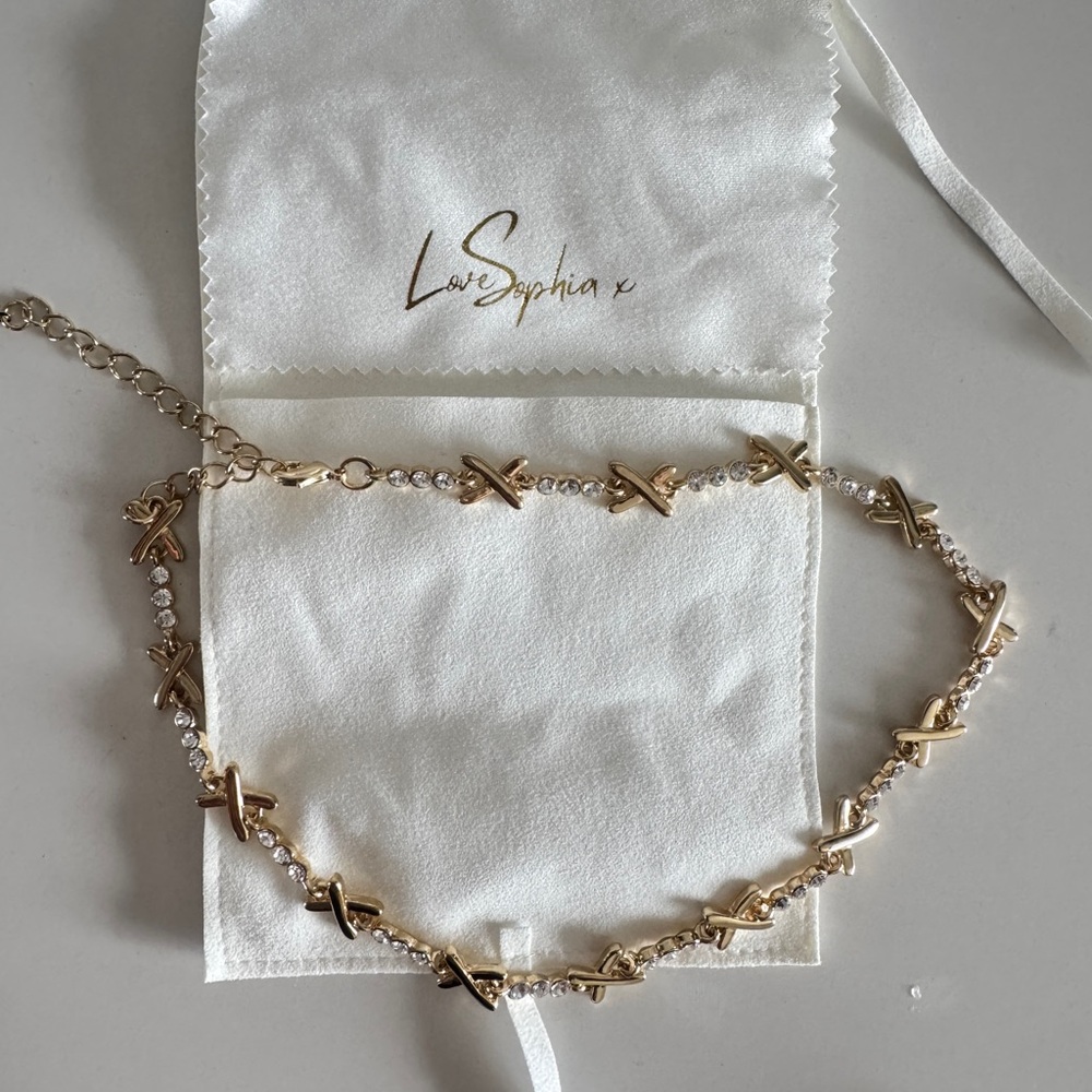 Dazzling Gold Necklace - Picture 8 of 8